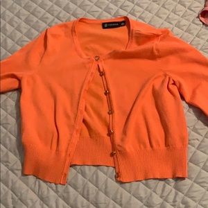Cropped peach sweater, fantastic condition